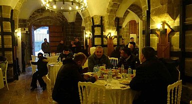 Bitlis'te yüzlerce vatandaşa iftar ikramı