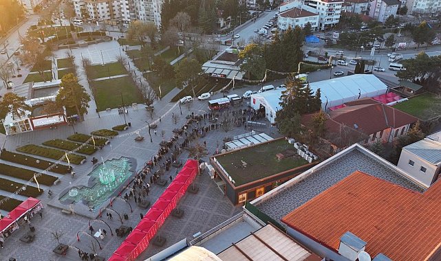 Bolu Belediyesi iftar çadırına yoğun ilgi