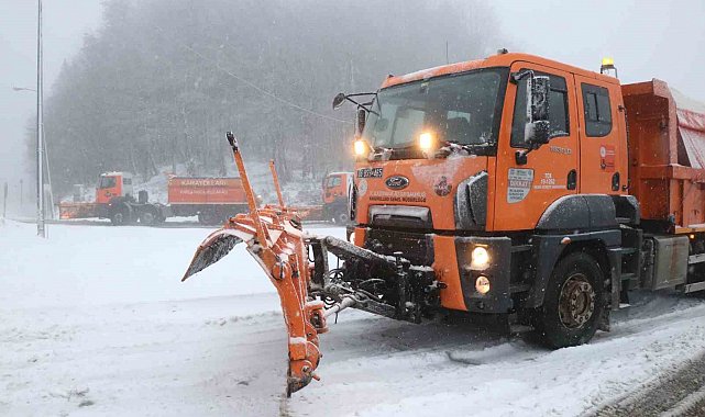 Bolu Dağı beyaza büründü: Kar kalınlığı 10 santimetreye ulaştı