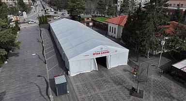 Bolu'da iftar çadırı kent meydanına kuruldu