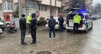 Bolu'da ters yönden gelen motosiklet 2 otomobile çarptı