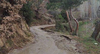 Bozuk yol yağışların ardından çileye döndü