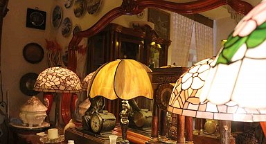 Bu kafenin kapısından giren geçmişe gidiyor