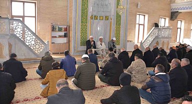 Bulanık'ta deprem şehitleri dualarla anıldı