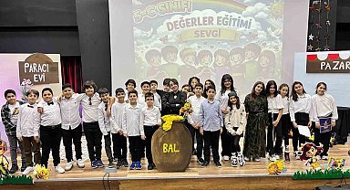 Bulut Başarı Koleji'nde değerler sahneye taşındı