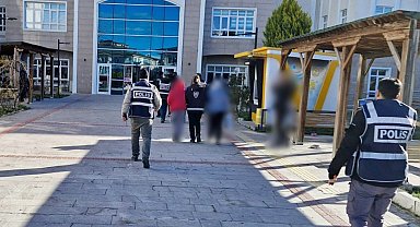 Burdur'da 1 milyon değerinde sahte altın sattılar, polisten kaçamadılar