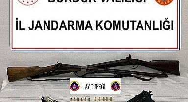 Burdur'da çok sayıda ruhsatsız silah ve mühimmat ele geçirildi