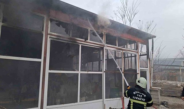 Burdur'da mobilya imalathanesinde yangın