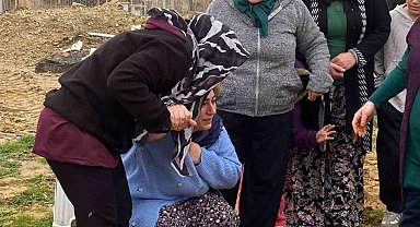 Burdur'daki feci kazada hayatını kaybeden anne oğul gözyaşları içinde yan yana toprağa verildi