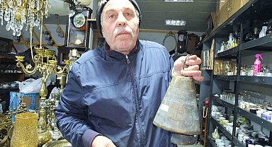 Burhaniye'de 209 yıllık deve çanı görücüye çıktı