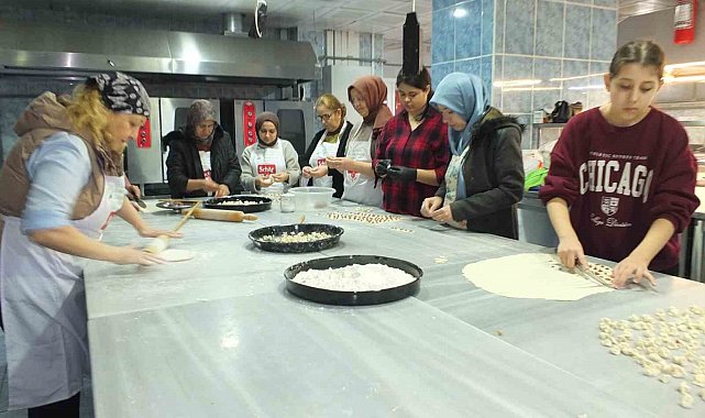 Burhaniye'de Çölyaklılar Mantı Gününde buluştu