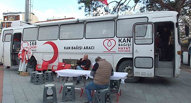 Burhaniyeliler kan bağışı paptı