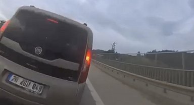 Bursa'da 113 kilometre hızla giden motosikletli çarptığı araca girdi