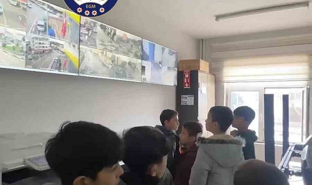 Bursa'da polisten çocuklara yönelik sosyal farkındalık etkinliği