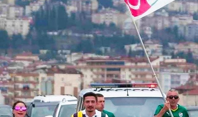 Bursa'da Sevgililer Günü'nde şampiyonluk sloganıyla koşu düzenlendi