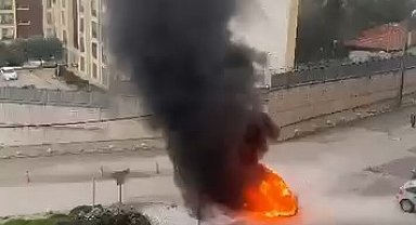 Bursa'da yanan araç art arda patladı, mahalleli panik yaşadı