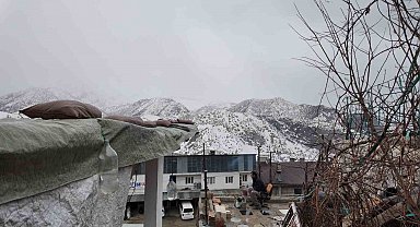 Bütün birikimi ile ev yaptı, toprak kayması ile 'hayatı' askıda kaldı