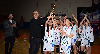 Büyükşehir Spor A.Ş. Kız Hentbol Takımı, Kayseri İl Birincisi oldu