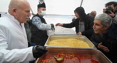 Büyükşehir'den 5 bin aileye Ramazan desteği