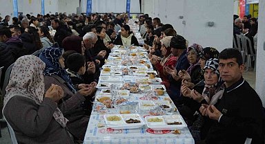 Büyükşehir'in iftar sofrasında oruçlar dualarla açıldı
