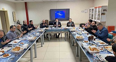 Çameli protokolü İmam Hatip Lisesinin iftarında öğrencilerle buluştu