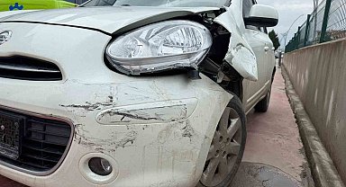 Çarptığı araca levye ile saldırdı, giderken ışıklı çiçek buketi bıraktı