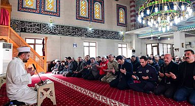 Çatak'ta çığ felaketinde hayatını kaybeden 42 kişi anıldı