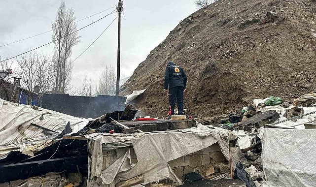 Çatak'ta tandır evi çöktü: Babaanne ile torunu yaralandı