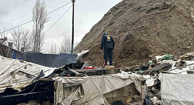Çatak'ta tandır evi çöktü: Babaanne ile torunu yaralandı