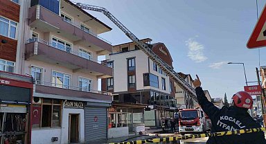 Çatı katı alevlere teslim oldu