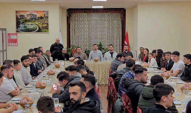 Celal Karatüre, Ankara'da gençlerle sahurda buluştu