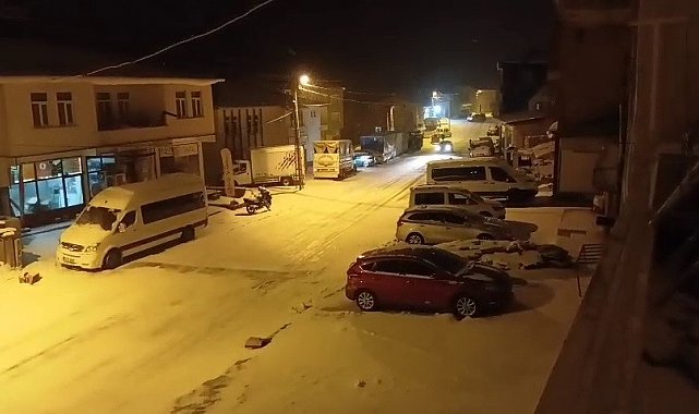 Çelikhan ilçesinde kar yağışı