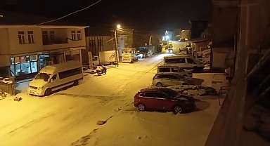 Çelikhan ilçesinde kar yağışı