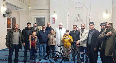 Çermik'te başarılı öğrencilere bisiklet ve akıllı saat hediye edildi