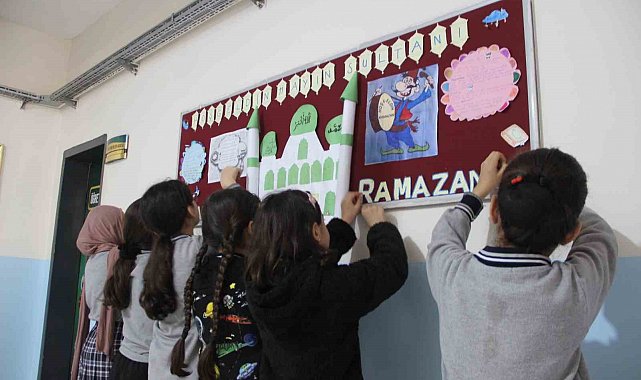 Cizre'de öğrenciler Ramazan ruhunu okullarda yaşıyor
