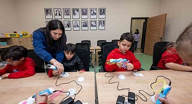 Çocuk kampüsünde çocuklar hem eğleniyor, hem de öğreniyor