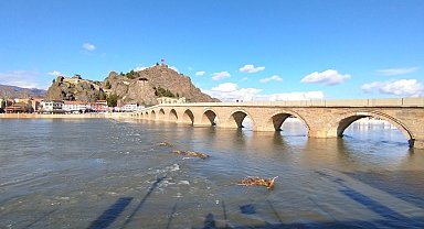 Çorum'da kış yağışlarıyla Kızılırmak'ın debisi yükseldi