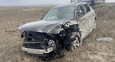 Çorum'da tır ile cip çarpıştı: 4 yaralı