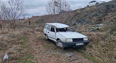 Çorum'da Tofaş şarampole uçtu: 3 yaralı