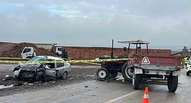 Çorum'da traktör otomobille çarpıştı: 1 ölü, 2 yaralı