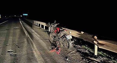 Çukura düşen motosikletin sürücüsü yaralandı
