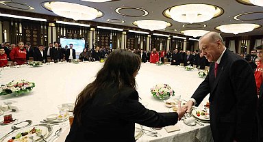 Cumhurbaşkanı Erdoğan: "Eski Türkiye'nin imtiyazlılarının, çatışma ve gerilimden beslenenlerin aranıza nifak sokmasına müsaade etmeyin"