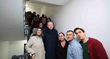 Cumhurbaşkanı Erdoğan ve Devlet Bahçeli'den depremzede aileye ziyaret