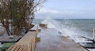 Datça'da şiddetli lodos etkili oldu