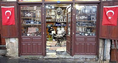 Dayısından öğrendiği padişah mesleğini 44 yıldır sürdürüyor