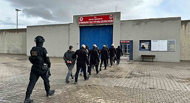 DEAŞ'ın İnterpol tarafından aranan sözde 7 yöneticisi Afyonkarahisar polisi tarafından yakalandı