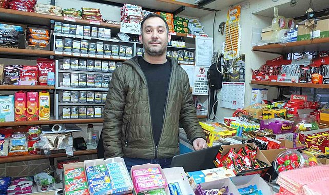 Dede mesleği Köy bakkalı hizmete devam ediyor