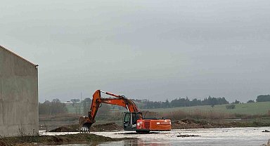 Değirmendere deresi taştı, tarım arazilerini ve iş yerlerini su bastı