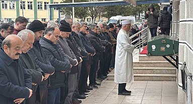 Denizde boğulan gencin cenazesi Karabük'te toprağa verildi
