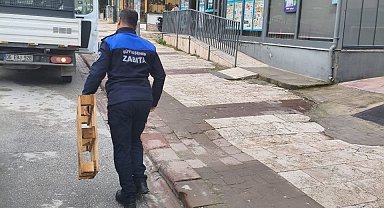 Denizli'de zabıta ekipleri yol ve kaldırım işgallerine geçit vermiyor